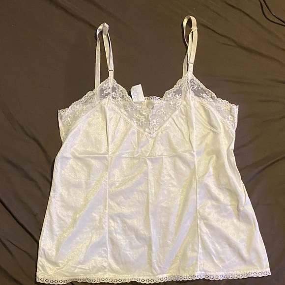 Silky Lace Trim Camisole in white - Picture 6 of 7